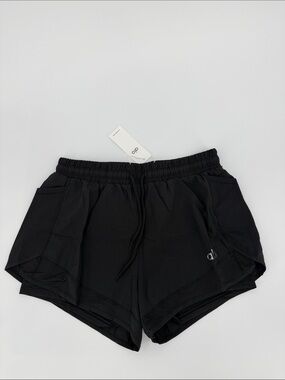 Alo Women's Black Active Mesh-Trim Shorts Runs Small Fits Medium to XL